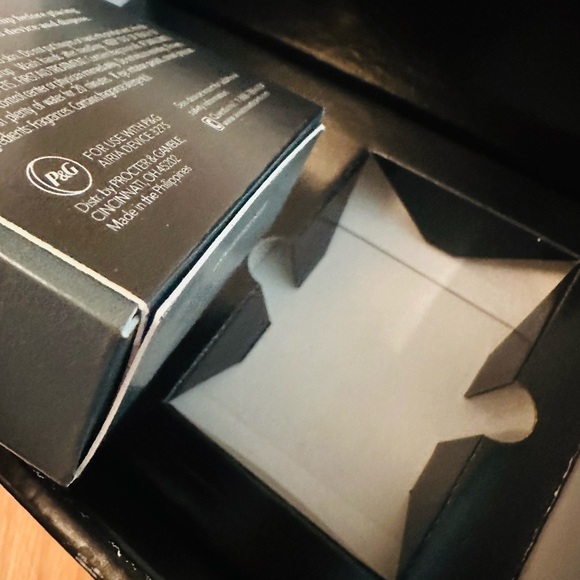 NEW-AIRIA by Febreze, Smart Scent Diffuser Starter Kit–WiFi & App Controlled - Picture 6 of 10